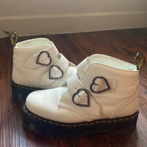 DEVON HEART DR. Martens.